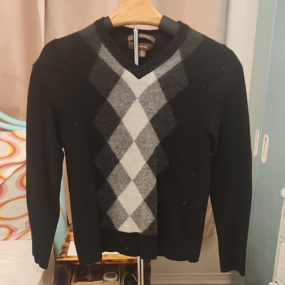 Men's Black and Gray Argyle Sweater